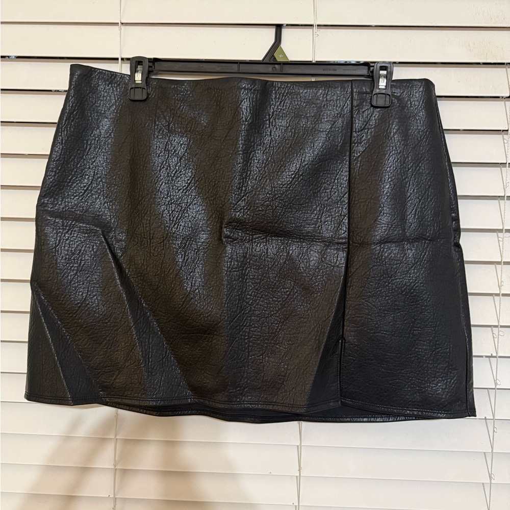 Old Navy Black Textured Mini Skirt